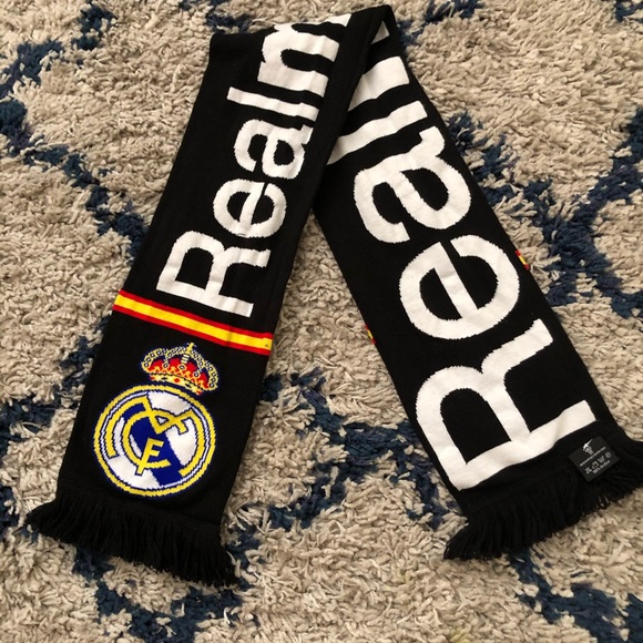 Real Madrid Other - REAL MADRID OFFICIAL COLLECTION Reversible Scarf